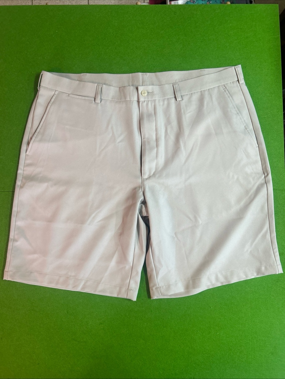 Ben Hogan Golf Collection Performance Shorts Men 42 Off White Stretch UPF 15 Wic
